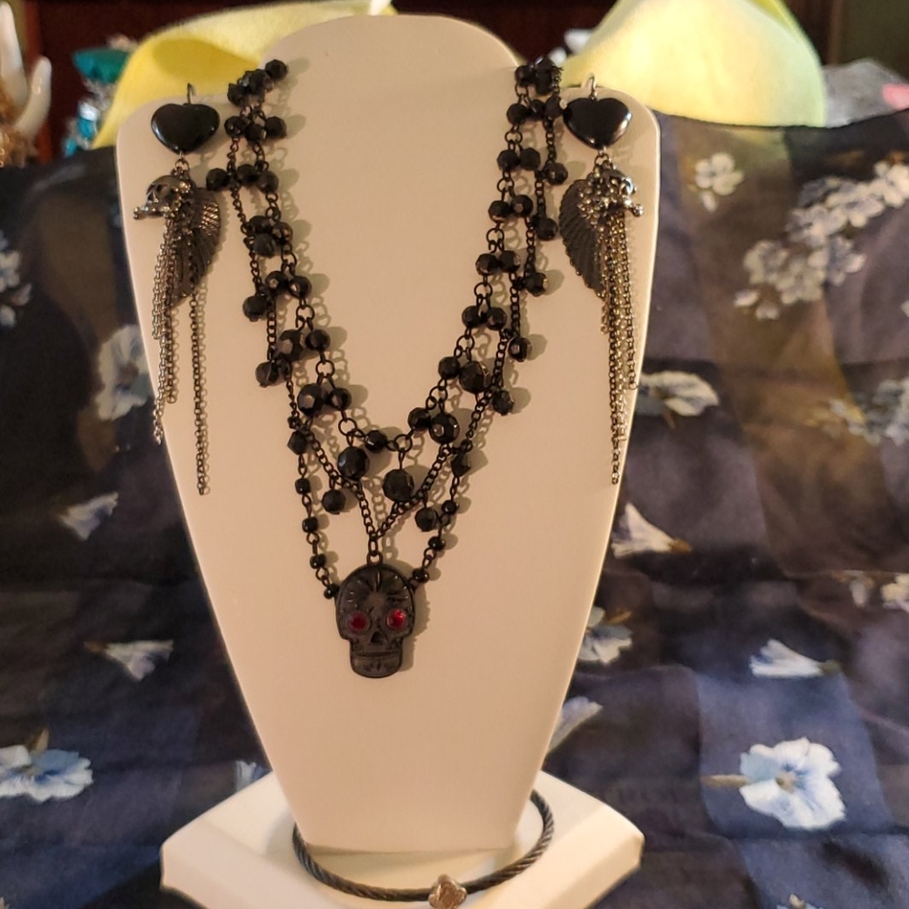 Gothic jewellery set